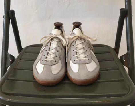 转卖马登德训鞋男款春季运动鞋板鞋男鞋子小众...