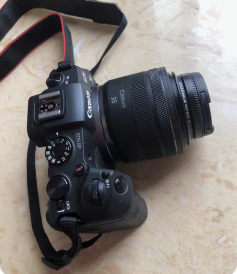 佳能rp + 镜头rf35F1.8 。有两...