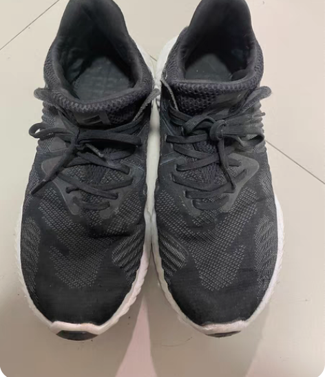 阿迪马牌跑鞋 训练鞋 感兴趣的话点“我想要...
