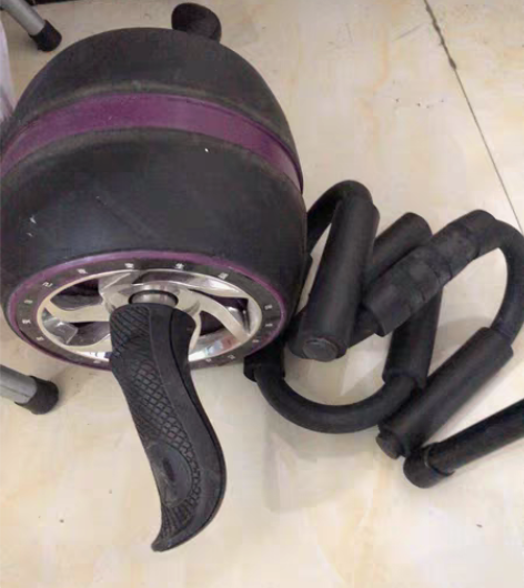 健腹轮，送俯卧撑支架 感兴趣的话点“我想要...