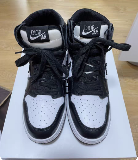 耐克高帮女鞋 37码，穿过一次不穿了，本人...