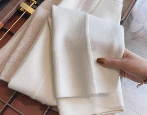 转卖5.6针织裤子女春秋装毛呢阔腿裤显瘦百...