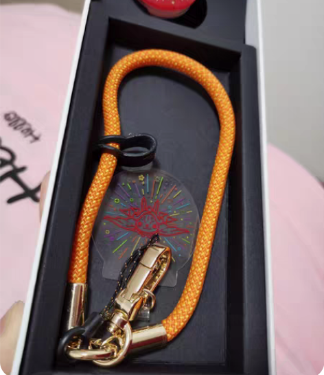 包邮手机挂绳支架套盒 感兴趣的话点“我想要...