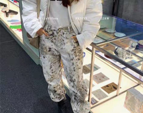转卖FFU 牛仔裤女秋冬新款小众复古豹纹印...