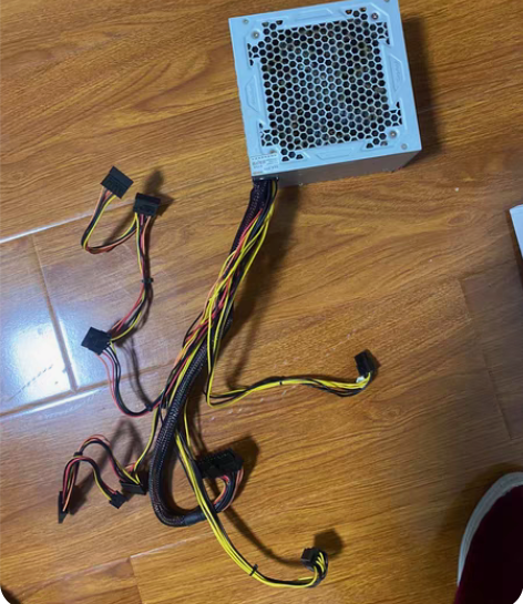 400w电脑主机电源，型号：鑫谷战斧400...
