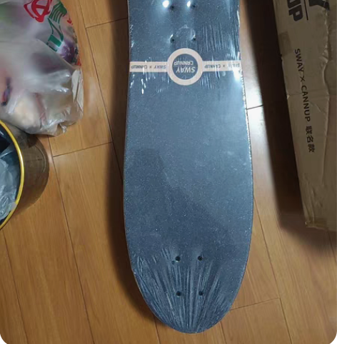 包邮斯威滑板全新，有膜，未拆封，家里有两个...