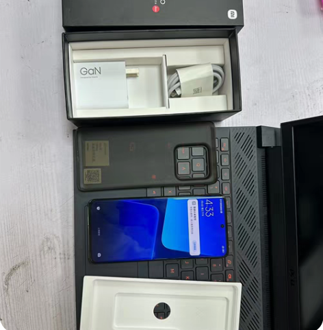 小米13pro 12+256 正常使用痕迹...