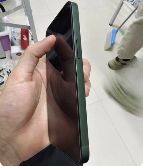 自用绿色苹果13，因换了vivo。还在保修...
