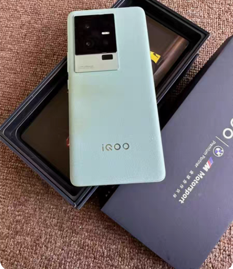 iqoo11 12+256g 全套带原装充...
