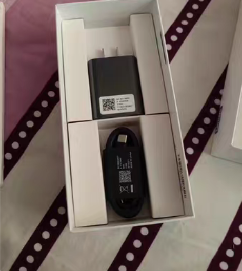 包邮出售一套Motorola edge s...
