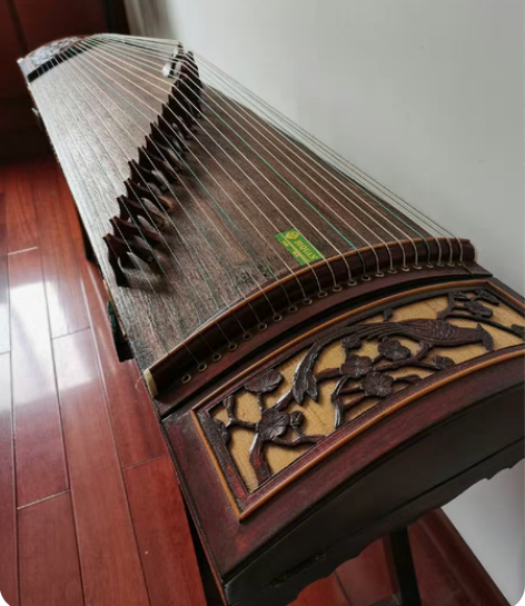 扬州碧泉牌古筝，音质非常好，八成新，喜欢的...