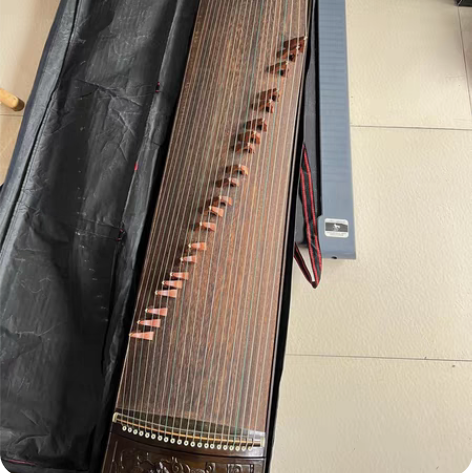 敦煌古筝 不学了 便宜出 包括古筝架 便携...