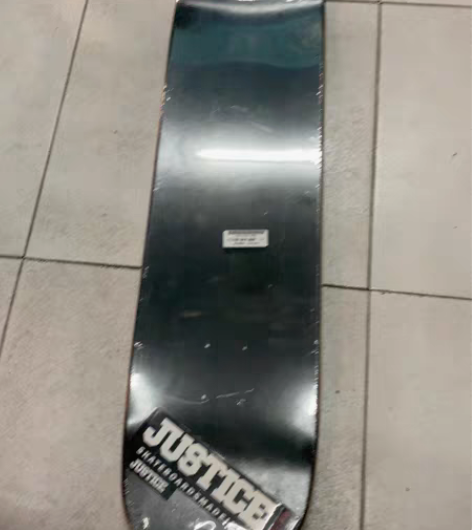 包邮活动拿的奖品，justice的板面，原...