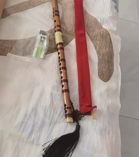 转卖笛子F调全新，随缘出 感兴趣的话点“我...