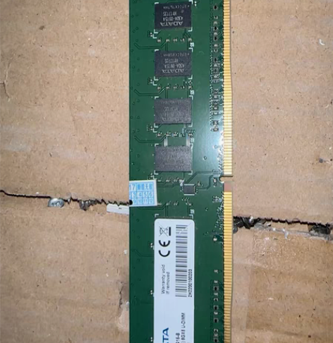 拆机威刚8Gx8 DDR4 2133 感兴...