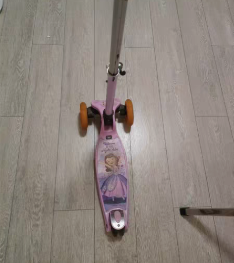 迪士尼紫色索菲亚公主滑板车，实物如图，图片...