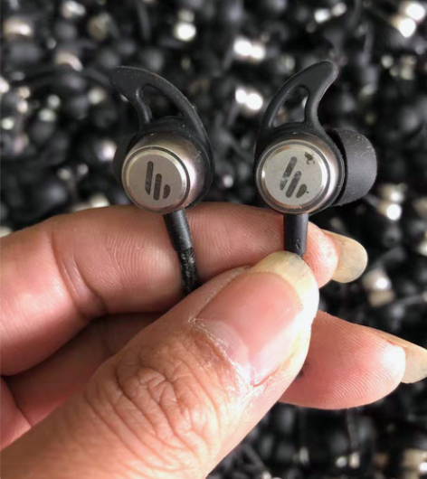 原装二手漫步者W300BT磁吸蓝牙耳机剪线...