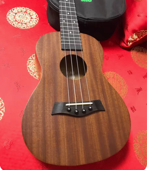 全新尤克里里，一次都没弹过，闲置转让，喜欢...