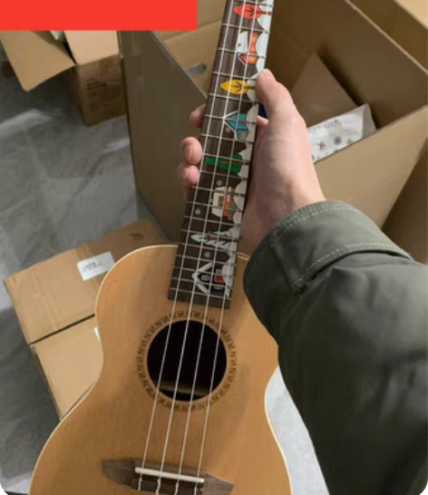 包邮尤克里里，搬家出。 朋友送的，21寸，...