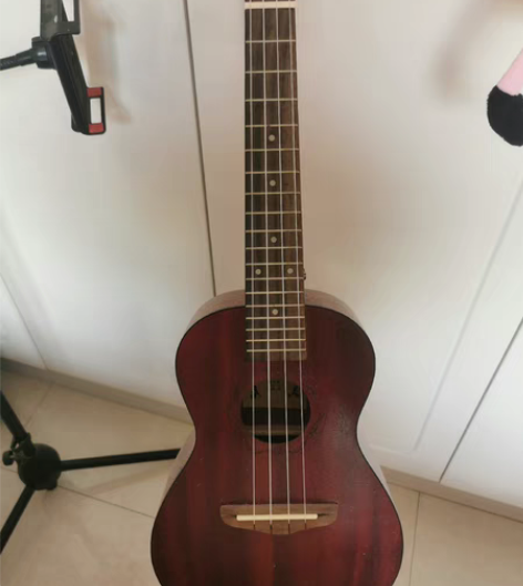 全新尤克里里，朋友送的。50 感兴趣的话点...