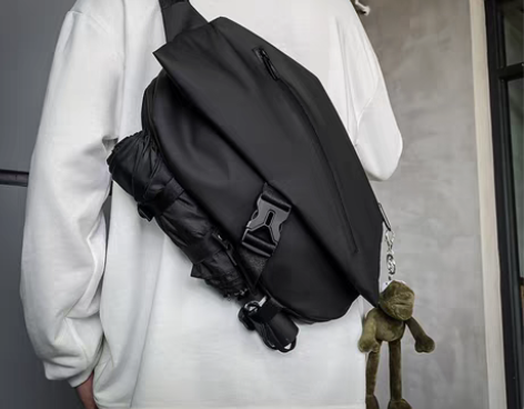 转卖工装斜挎包男士潮牌骑行机能单肩背包胸包...