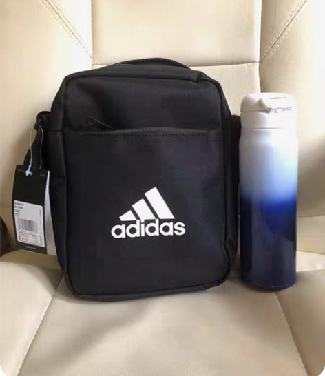 全新Adidas阿迪达斯漆皮单肩包时尚背包...
