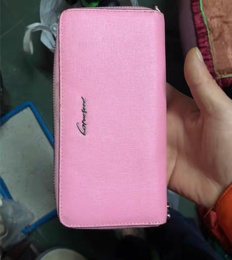 女生、女士钱包一个、成色还可以、拉链全部正...