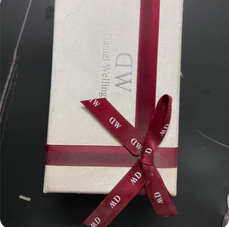 包邮闲置DW女款手表， 手腕太小了不适合，...