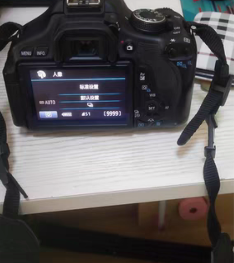 佳能单反相机600D，18-55镜头，基本...