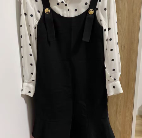 包邮两件套连衣裙，雪纺波点衬衫，黑色吊带鱼...