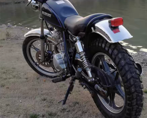 铃木GN125改装复古车，改雅马哈150发...