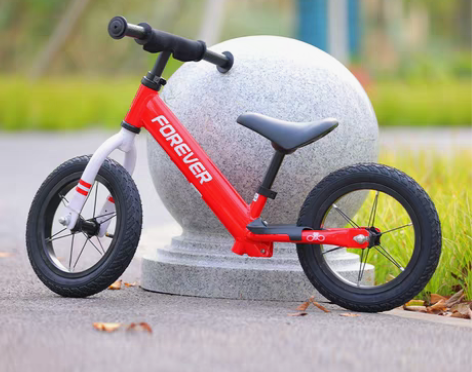 转卖很少骑，放在家里，9成新。 永久儿童平...