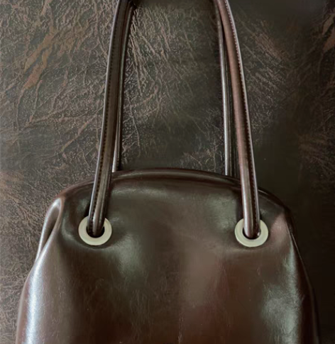 包邮韩国小众鲶鱼包 手提包99新 感兴趣的...