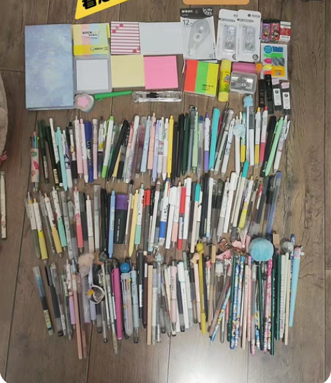 闲置几乎全新文具包邮限时送日产笔，墨囊一批...