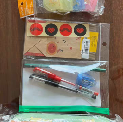 低价转让闲置学习用品，全新笔袋1只，得力整...