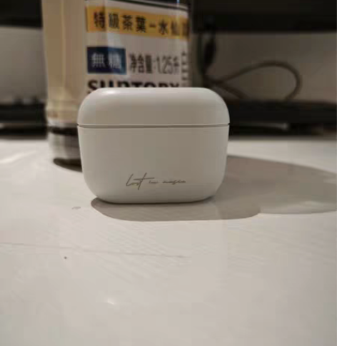 包邮漫步者×有心 蓝牙耳机 带个白色保护套...