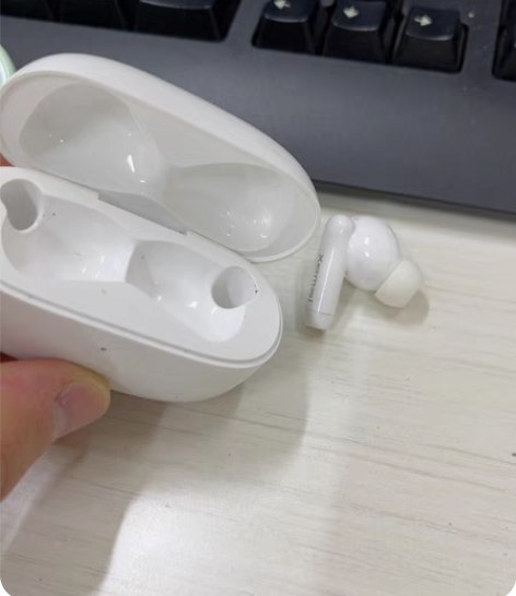 漫步者Fitpods只有一个右耳和充电仓，...