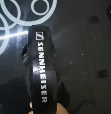 森海塞尔耳机一个，剪线了，当配件出， 感兴...