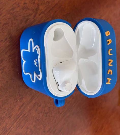 出qcy t8右耳＋耳机仓，送保护套没有其...