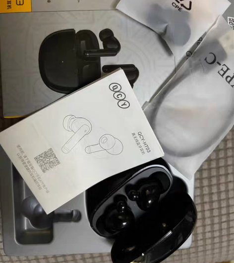 包邮QCY耳机 带充电线+替换耳塞????...