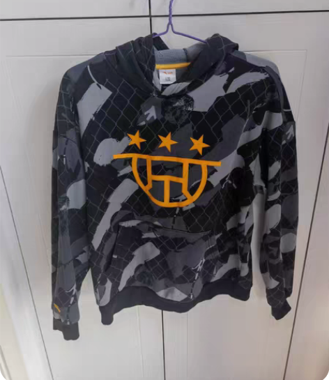 安踏加绒卫衣,衣服是170的,裤子是165...