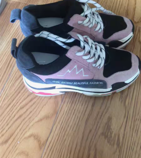 全新内增高鞋，爷爷买给我的，但是我穿不了，...