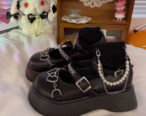 包邮朋友实体店不开，原价卖168元的小皮鞋...