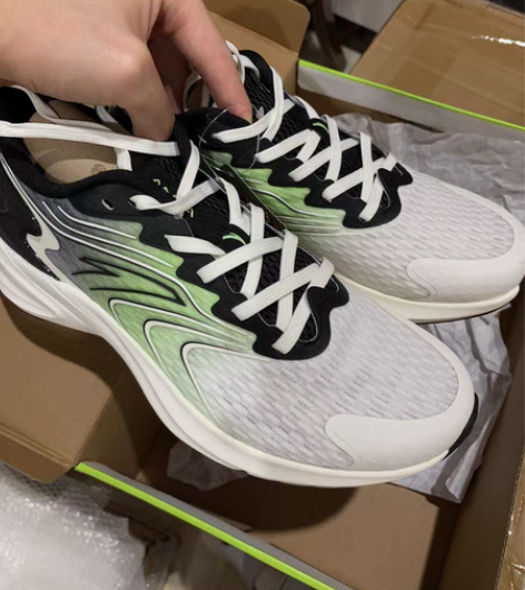 包邮！！！Anta安踏  羚跑  虫洞科技...