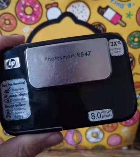 惠普相机R847 屏幕有问题，有时候开机正...