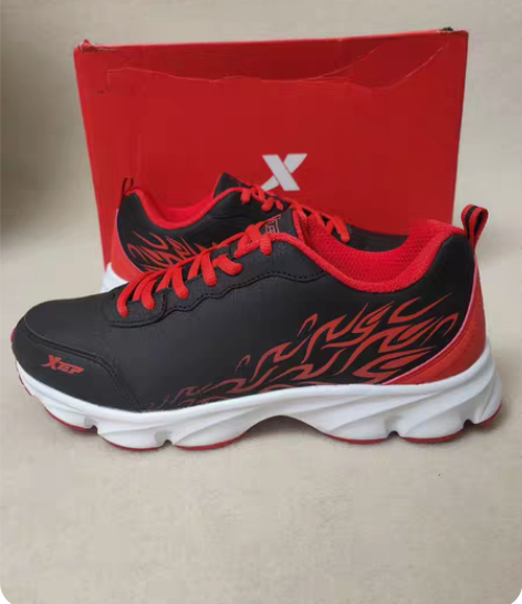 特步运动跑步鞋黑红 尺码41 全新正品 一...