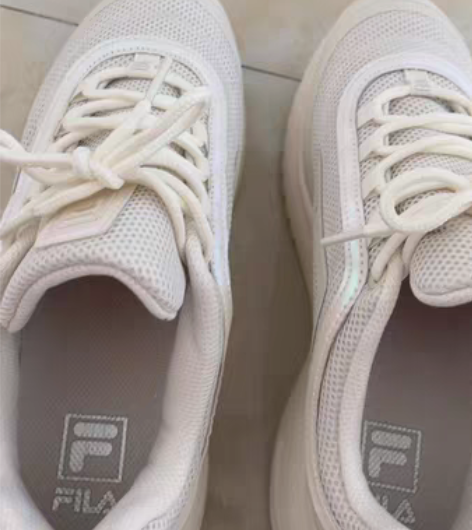 F斐乐白色运动鞋，全新未穿，有吊牌有鞋盒有...