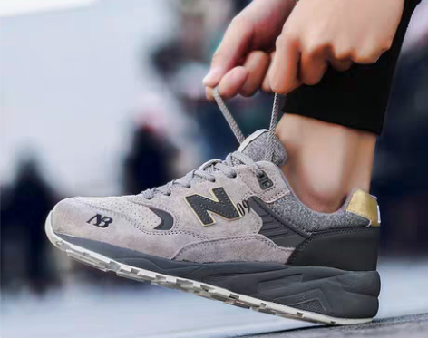 转卖NB999豪新百伦斯凯运动鞋男2019...