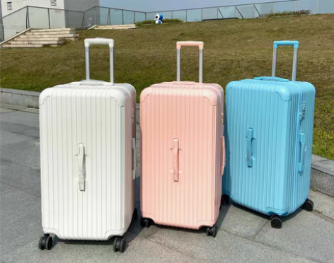 转卖超轻加厚32寸拉杆箱万向轮30寸超大容...