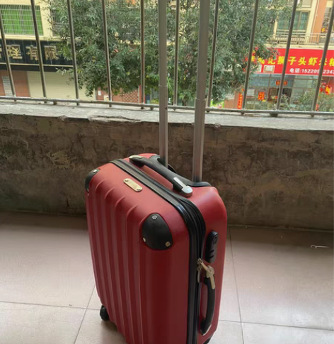 拉杆箱，可口可乐的拉杆箱 使用过一次，八成...